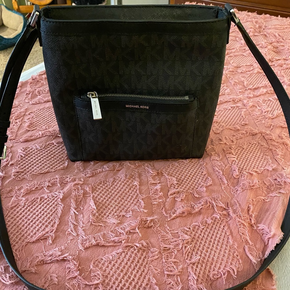 Michael Kors Crossbody.